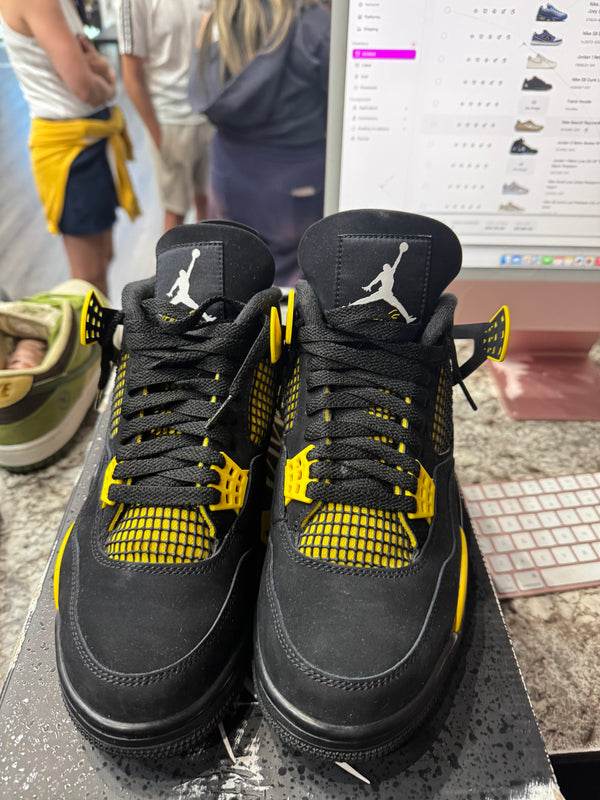 Jordan 4 Retro Thunder (2023)